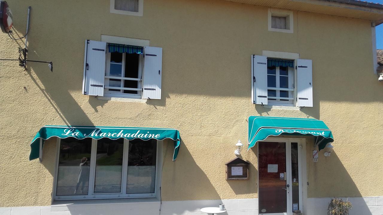 Auberge La Marchadaine Montrollet Exteriér fotografie