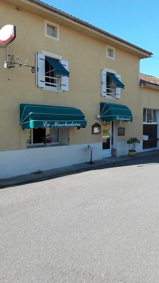 Auberge La Marchadaine Montrollet Exteriér fotografie